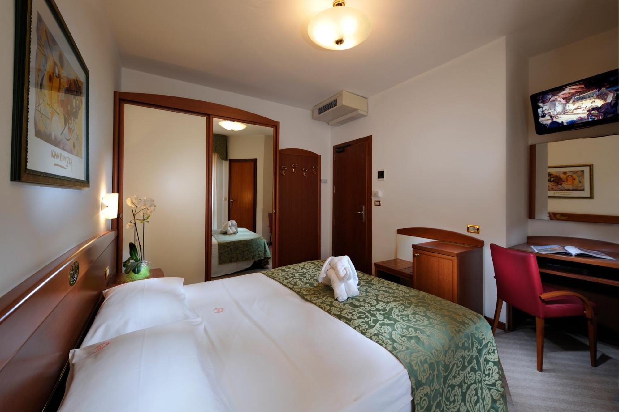 Hotel Eden Μπιμπιόνε Εξωτερικό φωτογραφία